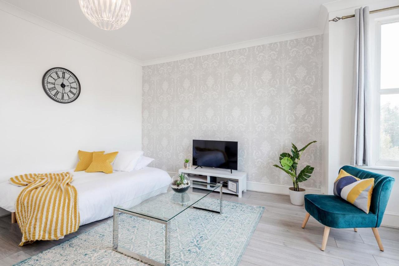 Business & Leisure 2 Bedroom & Parking By Damask Homes Ilford Exterior photo